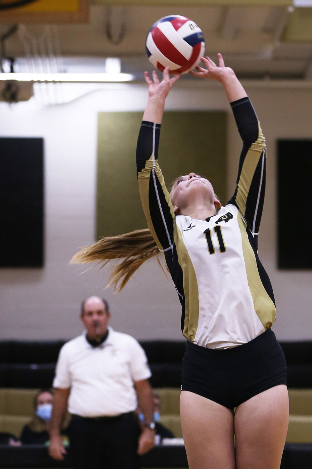 Cassie Downare pushes through a backset